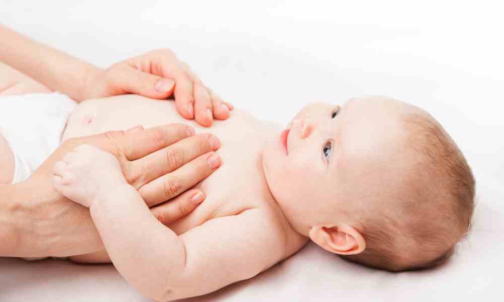 Il massaggio contro le coliche neonatali - Neonato - Bambinopoli